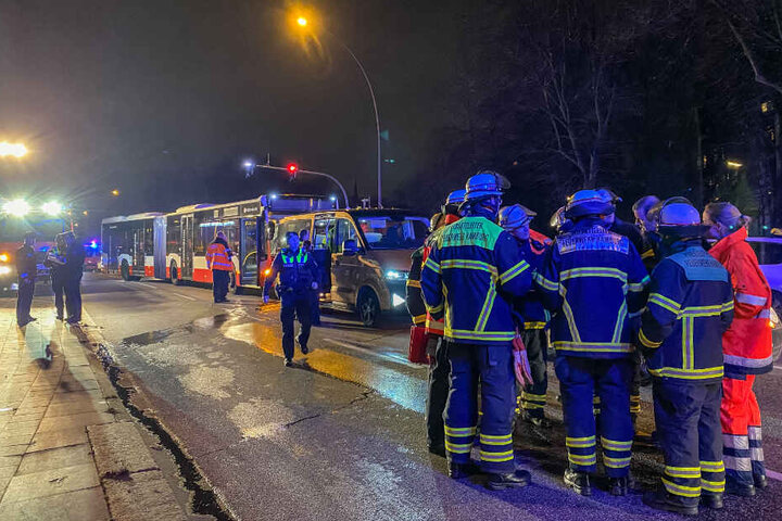 Feuerwehr und Polizei sind im Großeinsatz.