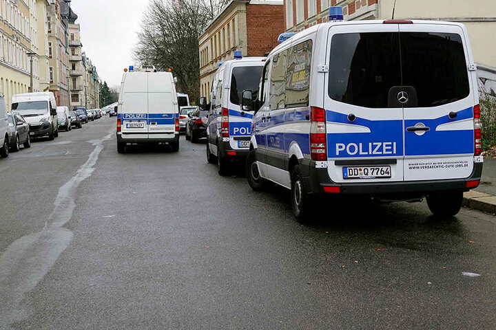 Die Razzia fand in einem Mehrfamilienhaus in der Jakobstraße statt.