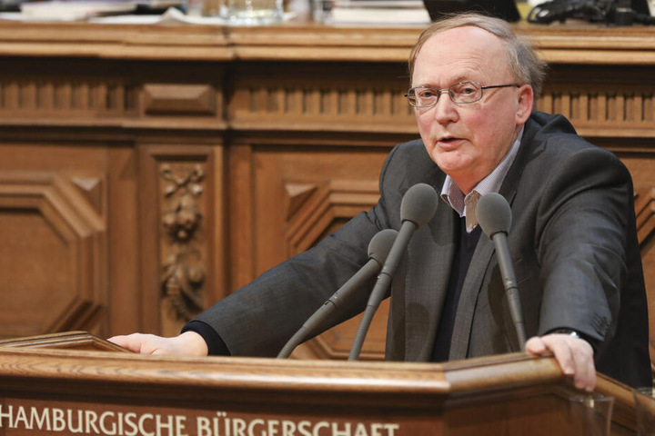 Kurt Duwe (FDP) spricht während einer Sitzung der Hamburgischen Bürgerschaft.