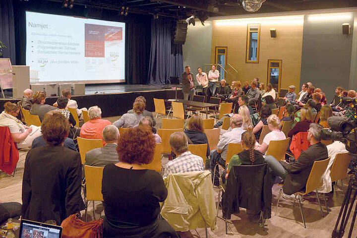 Etwa 90 sorbische „Patrioten“ versammelten sich am Montag in Bautzen zum ersten Konvent für ein mögliches Parlament.