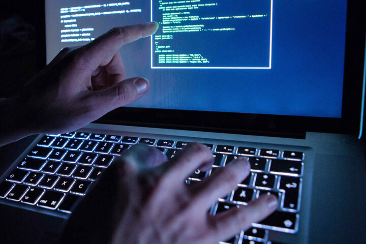 Staatstrojaner nutzen Sicherheitslücken in Computernetzwerken. (Symbolbild)