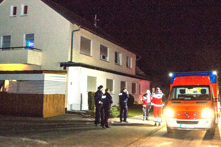 In dem Rettungswagen saß der Mann, der danach in eine Klinik in Bielefeld gefahren wurde.
