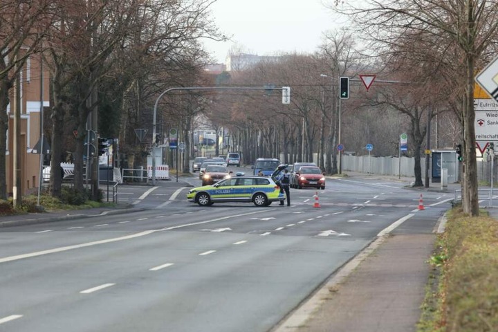 Erneut wurde die Essener Straße zwischen Delitzscher Straße und Maximilianallee gesperrt.