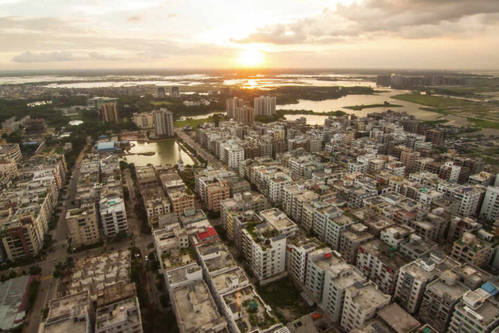 Bangladesch,Dhaka: In Erwartung eines Wirbelsturmes haben die Behörden mehr als 50.000 Freiwillige und etwa 5.000 Unterkünfte bereitgestellt, um gegen die Folgen anzukämpfen.