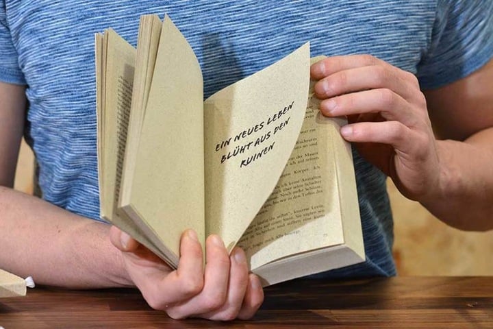 Die nachhaltig hergestellten Bücher könnte man sogar kompostieren.