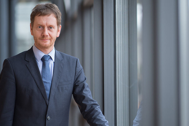 Michael Kretschmer (42) soll auf einem Parteitag zum sächsischen Landeschef gewählt werden.