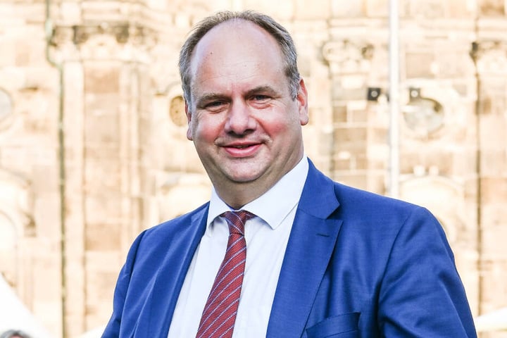 OB Hilbert freut sich über den neuen Personaler.