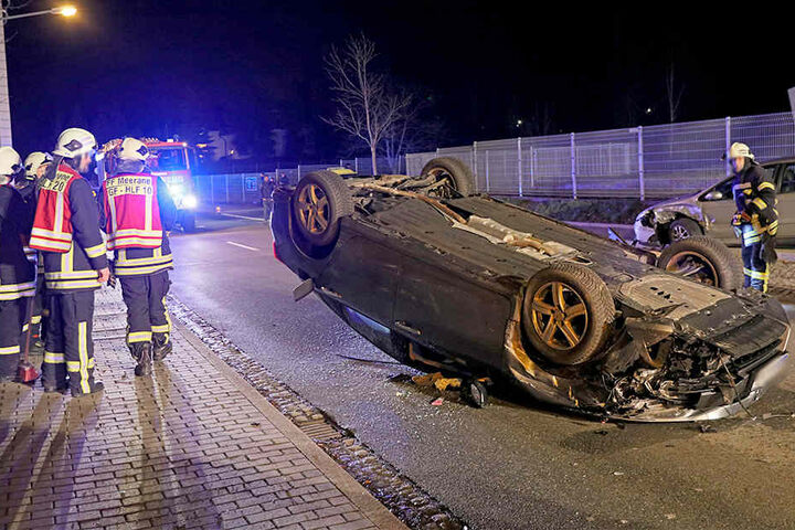 Der Honda-Fahrer wurde bei dem Unfall schwer verletzt.