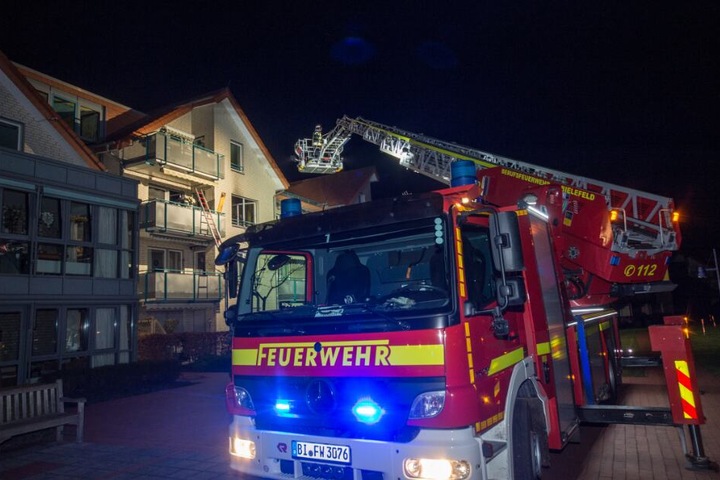 Mit dem Kran wurde der Brand gelöscht.