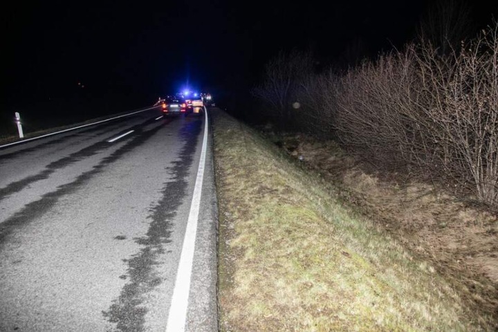 Die Staatsstraße 94 war für etwa zweieinhalb Stunden voll gesperrt.