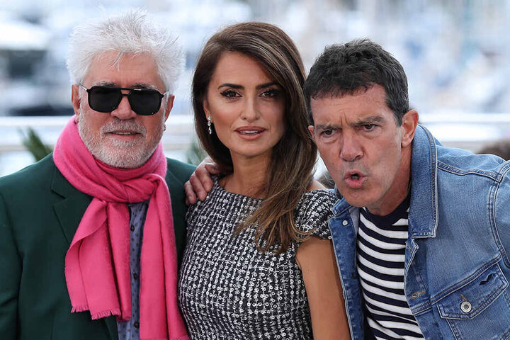 Pedro Almodovar, Regisseur aus Spanien, Penelope Cruz, Schauspielerin aus Spanien, und der spanische Hollywoodstar Antonio Banderas bei den Filmfestspielen in Cannes 2019.