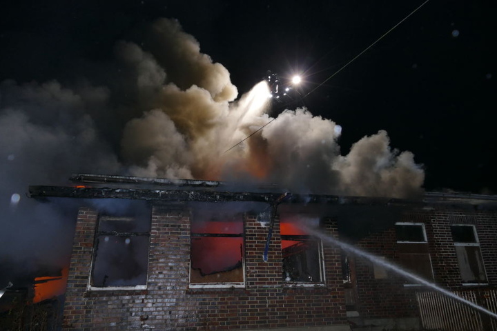Das Gebäude wurde von dem Feuer komplett zerstört.