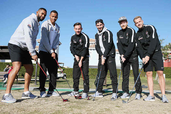 Das Auer Golf-Sextett (v.l.) Cebio Soukou, Louis Samson, Simon Skarlatidis, Fabio Kaufmann, Fabian Kalig und Pascal Köpke.