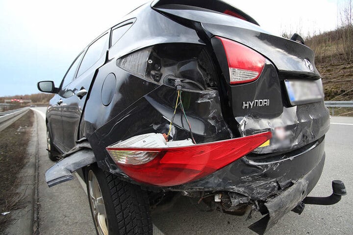 Auch der Hyundai wurde erheblich demoliert.