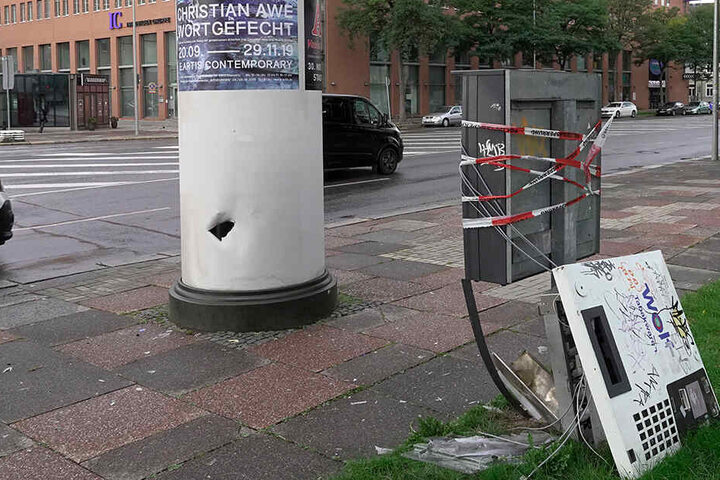 Der Automat wurde komplett zerstört.