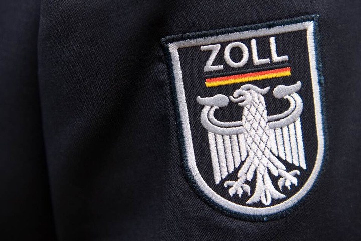 Der Zoll entdeckte das Versteck des 45-jährigen. (Symbolbild)
