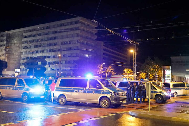 Die Polizei war mit mehreren Fahrzeugen vor Ort.