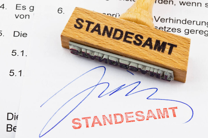 Auch Urkunden des Standesamtes sollen künftig online geordert werden können.
