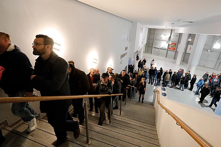 Der Andrang in der Chemnitz Arena ist riesig.