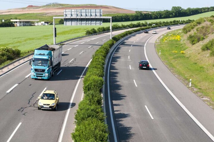 Die 36-Jährige brachte das Kind auf der A71 zur Welt. (Symbolbild)