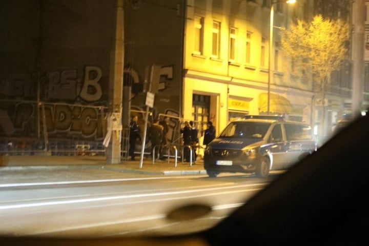 Ein Zeuge hatte die Beamten wegen einer angeblichen Massenschlägerei alarmiert. Vor Ort gab es dafür jedoch keine Anzeichen.