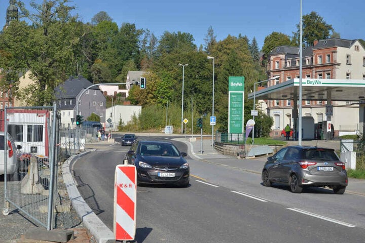 Wieder befahrbar: Zeitgleich zu den Arbeiten am Hochwasserschutz wurde auch die Straßenführung der Annaberger Straße verändert.