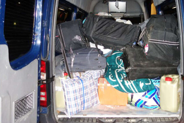 Die mehr als 260.000 Zigaretten wurden von den Beamten in Koffern in einem Kleintransporter gefunden.