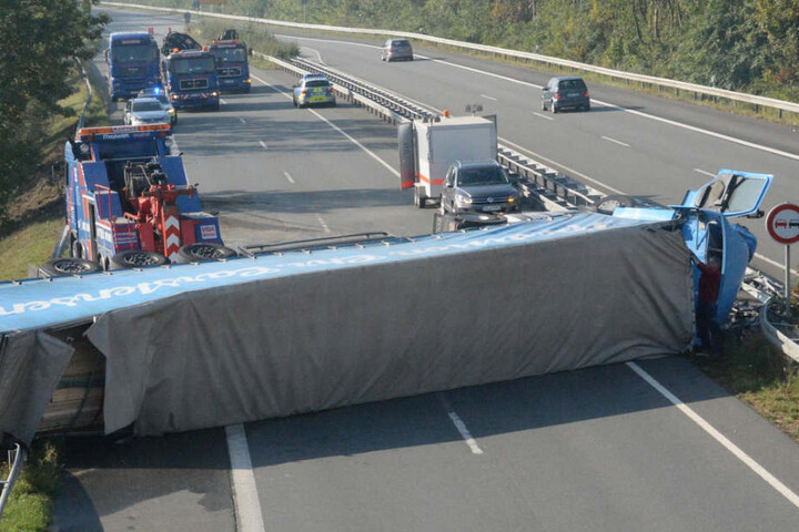 Auch der Seitenstreifen der Autobahn war nicht mehr befahrbar.
