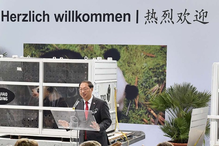 Der chinesische Botschafter in Deutschland, Shi Mingde am 24.06.2017 in Schönefeld.
