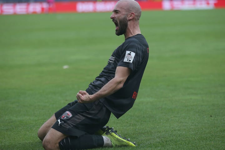 Kniejubler: Nico Antonitsch ballt nach seinem Treffer die Fäuste.