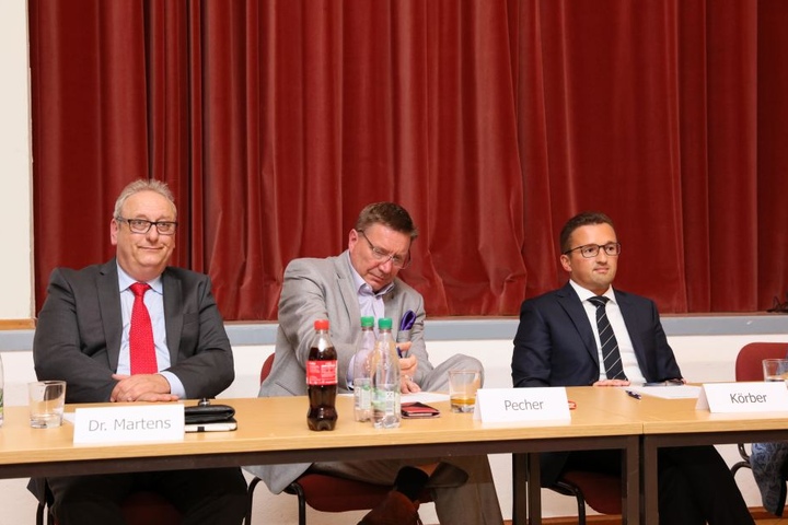 Beim "Meeraner Gespräch" konnten die Kandidaten ihre Pläne zur Wahl vorstellen.
