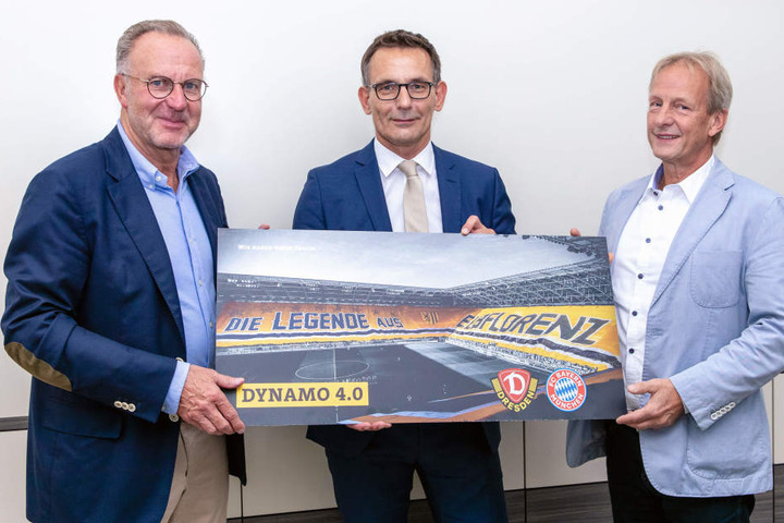 Karl-Heinz Rummenigge, Vorstandsvorsitzender der FC Bayern München AG, Michael Born, Kaufmännischer Geschäftsführer der SGD, und Jens Heinig, Aufsichtsratsvorsitzender der SGD