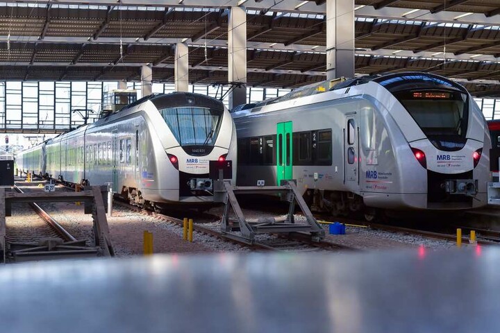 Der Chemnitzer Hauptbahnhof wird nur von Regionalbahnen angefahren, nach Leipzig sind dabei sogar nur alte Reichsbahnwaggongs im Einsatz.