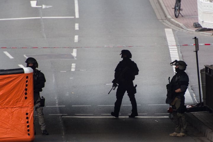Ein Großaufgebot von Polizei und Sonderkräften war vor Ort.