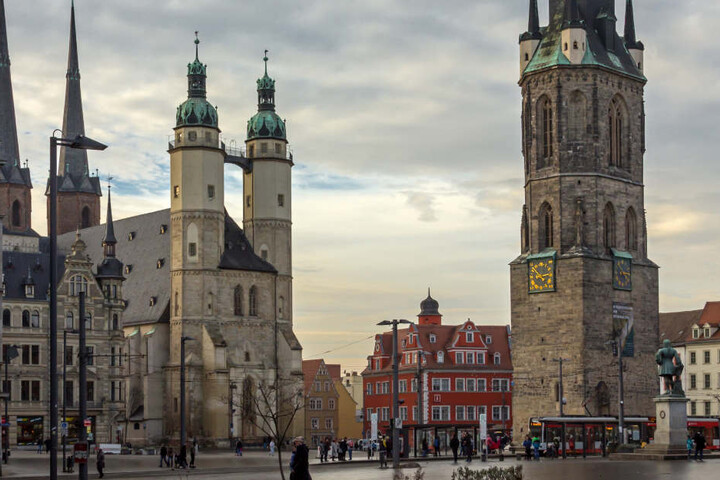 Ende 2017 wurden in Halle an der Saale 239.173 Einwohner gezählt. Das waren knapp 700 mehr als in Magdeburg.