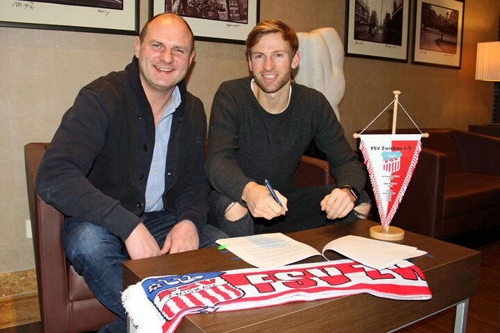 Sportdirektor David Wagner (links), Neuzugang Jan Washausen (rechts).