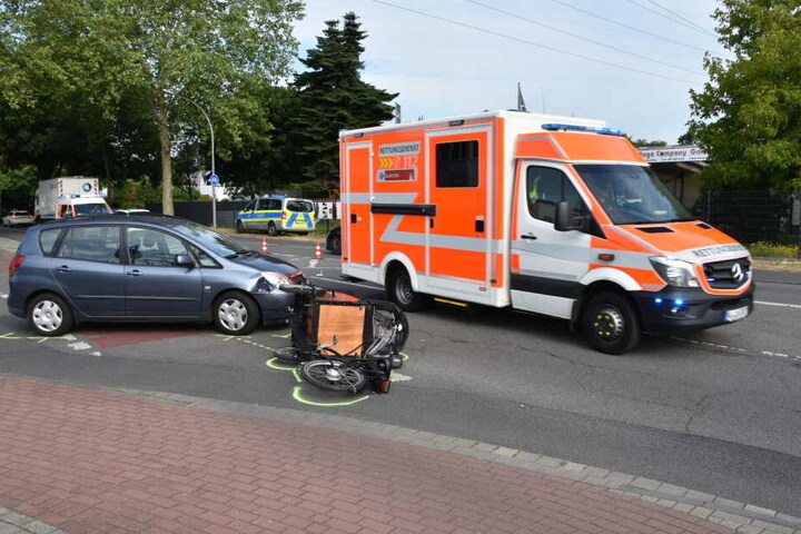 Die Frau auf dem Rad und ihr Kind wurden teils schwer verletzt.