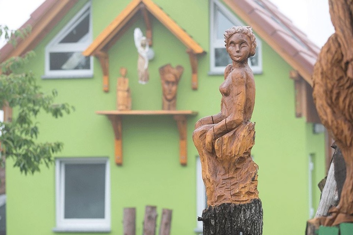 Phantastisch: Karen Hobelsbergers Holzkunst kann sich sehen lassen.