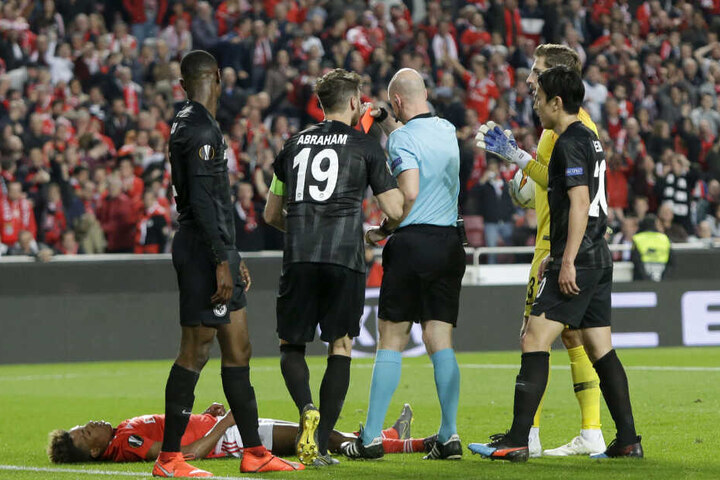 Der 19-Jährige ist nach seiner Notbremse für ein Spiel gesperrt worden