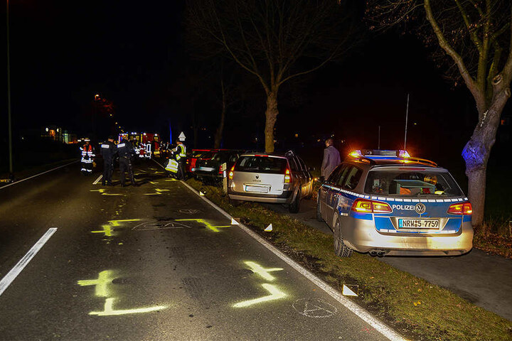 Die B61 wurde zum Schauplatz des Unfalls.