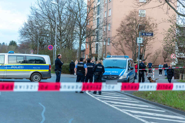 In der Wohnung des Mannes fanden die Beamten auch die Waffe.