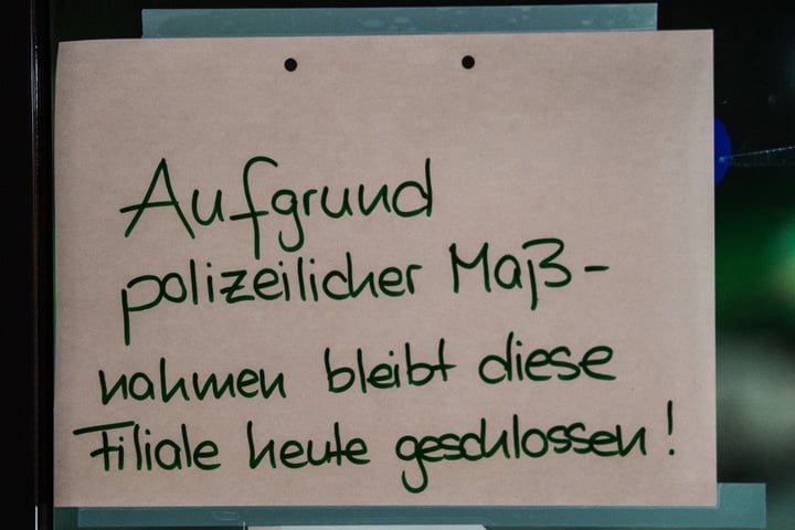 Die Filiale wurde nach der Tat geschlossen.