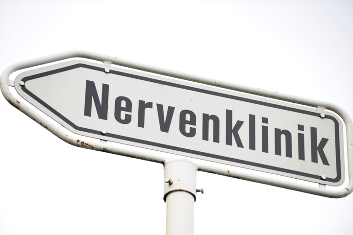 Der Mann wurde in eine Nervenklinik gebracht. (Symbolbild)