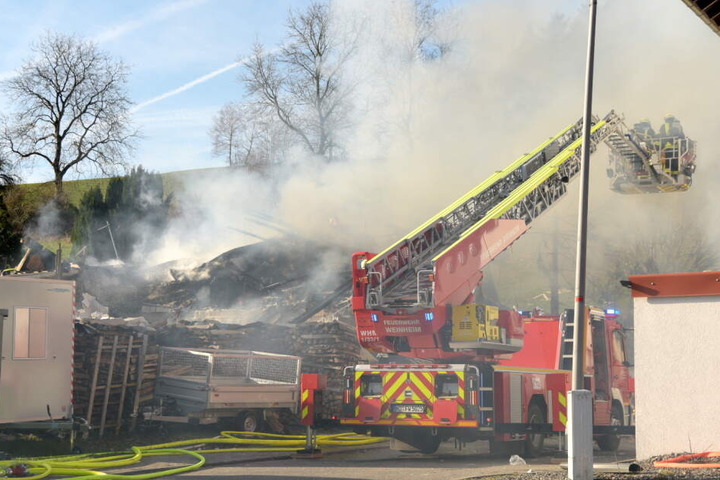 Das Foto zeigt das Trümmerfeld nach der Explosion.