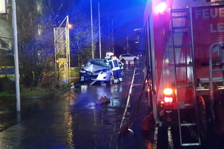 Die Fahrerin des Hyundai i30 wurde leicht verletzt.