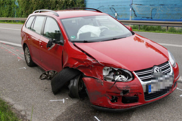 Die Fahrerin dieses Kombis hatte den Unfall verursacht.