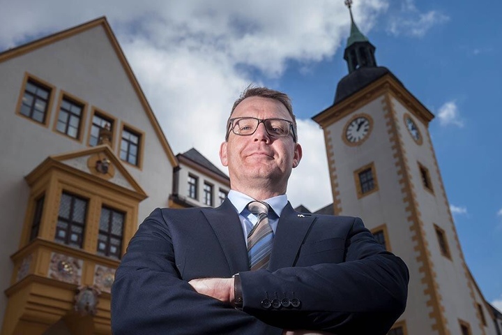 Oberbürgermeister Sven Krüger (45) will das Gebäude für die Stadt kaufen und sanieren.