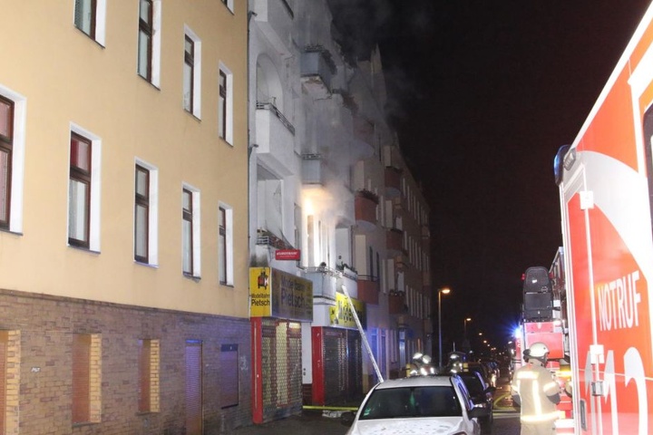 Eine Person wurde im Feuer schwer verletzt.