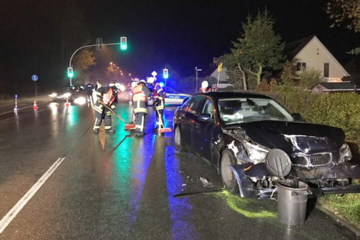 Der BMW-Fahrer erlitt leichte Verletzungen.