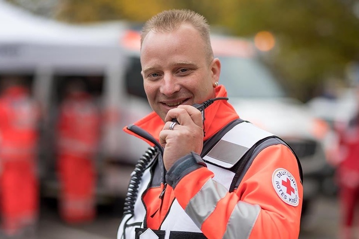 Einsatzleiter Ronny Illig (33) vom DRK Döbeln-Hainichen.